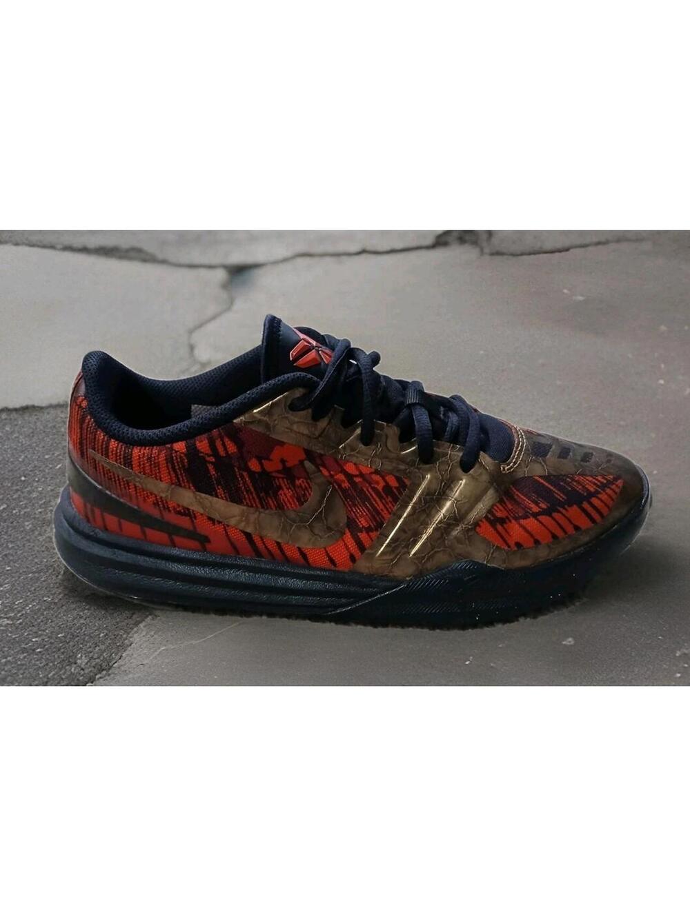 Size 7 (GS) - Nike KB Mentality Low Black Gold Red